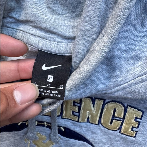 Y2K embroidered Nike hoodie - Picture 3 of 5